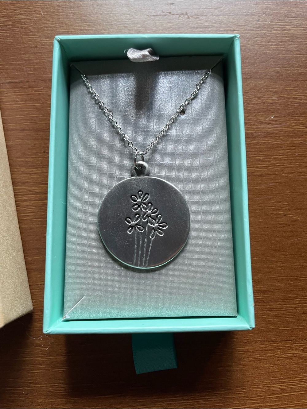 Lisa Leonard Designs Bunch Daisies New Pewter Pendant Necklace